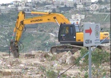 محاولات لإعادة بناء بوابة القدس رغم هدمها تسع مرات متتالية – 24 – 2 – 2015 - أحمد البديري