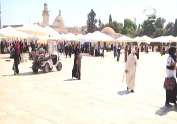 توجه 800 مواطن من القطاع إلى المسجد الاقصى لإحياء ليلة القدر – 13 – 7 – 2015 – محمود فارس