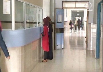 عائلة الطفل المتوفى أيهم دلني في مستشفى الشهيد ياسر عرفات في سلفيت لم تحصل على أي إجابات عن أسباب وفاته – 22 – 4 – 2015 - أمون الشيخ