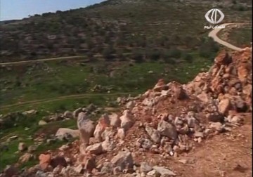 مستوطنو أريئيل يلقون مياها عادمة ومخلفات كيماوية فوق خط المياه الرئيس  - 16 - 3 - 2015 - مراد أبو عمر