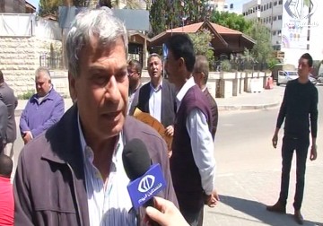 تواصل الفعاليات الاحتجاجية في غزة ضد اقتطاع الرواتب - رمزي البيروتي - 6 - 4 - 2017