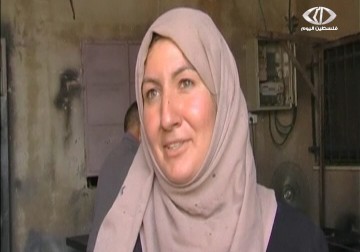 رنيم الصفدي:إمرأة تعمل في مهنة الحدادة لمساعدة زوجها - إسراء الصفدي - 3 - 11 - 2016
