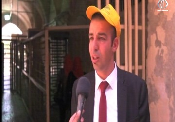 الأستاذ أبو صبيح يقدم سلسلة من الدورات للفلسطينيين لتعليمهم أساسيات اللغة العبرية والمحادثة - فداء نصر - 16 - 7 - 2016