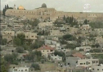 سياسة الاحتلال التهويدية مستمرة بحق الاراضي المقدسة – 8 – 6 – 2015 – لبيبة شريفة