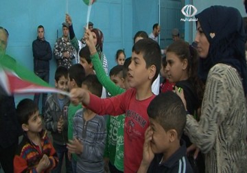 اعتصام أمام مكتب الأونروا في العاصمة اللبنانية بيروت الإقليمي للمطالبة بتحييد اليرموك وحماية اللاجئين - 10  – 4 – 2015 – فاتن الصالح