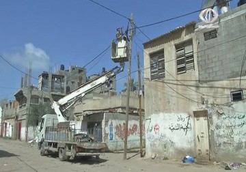 الفصائل الفلسطينية تحذر من تداعيات أزمة الكهرباء في غزة وتطالب بإلغاء ضرائب الوقود - 23 - 3 - 2015 - اكرم دلول