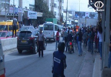 إصابات بالرصاص الحي في مواجهات مع الاحتلال على حاجز قلنديا  - 6 - 10 - 2015 - أمون الشيخ