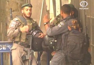 تجدد اقتحامات المستوطنين لساحات الأقصى ومنع 50 مواطنة من الدخول إليه - 10 - 9 - 2015 - محمد المدهون