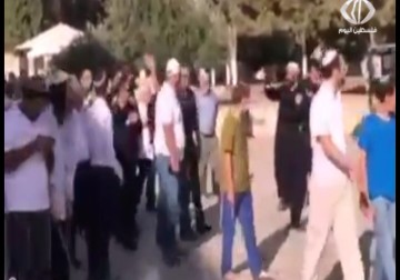 المستوطنون يقتحمون ساحات الأقصى جنود الاحتلال يعتقلون مرابطتين – 29 – 09 – 2015 – ليال خروبي