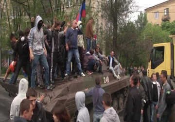 مقتل 21 من مؤيدي الانضمام إلى روسيا خلال معارك مع القوات الأوكرانية جنوبي البلاد – 5 – 10 – 2014 – ناصر ستة