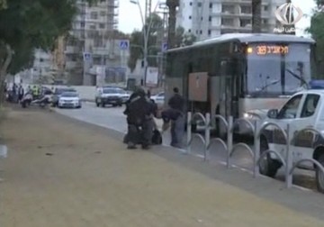 استشهاد الشاب أمجد الجندي بعد تنفيذه عملية طعن في كريات غات – 7 – 10 – 2015 – أماني الحسين