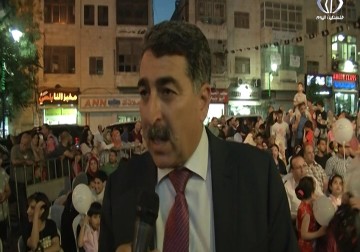 بلدية رام الله تضيء فانوس رمضان وسط المدينة - 3 - 6 - 2016