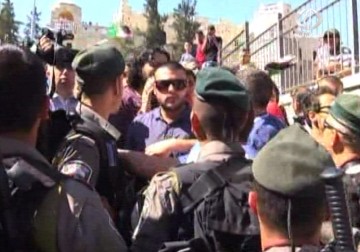 مواجهات في باب العامود تزامنا مع الاحتفال بما يسمى يوم القدس - 17 - 5 - 2015 - أحمد البديري