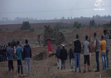 الشباب الفلسطيني يتمسك بخيار المقاومة والاتسمرار بانتفاضة القدس – 31 – 10 – 2015 – رمزي البيروتي