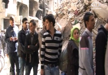 68 طالبا من مخيم اليرموك بالعاصمة السورية يتقدمون لإمتحانات تقييمية لدخول  امتحانات الشهادة الثانوية - 25 - 1 - 2015 - رنا بجيرمي