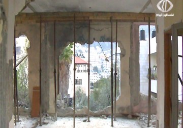 جمعية اللجنة الأهلية لنابلس تتكفل بإصلاح أضرار المنازل المجاورة التي فجرها الاحتلال – 21 – 11 – 2015 – امون الشيخ