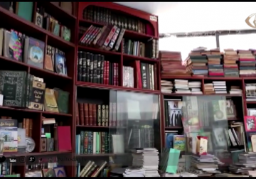 تقرير | محمود دكور من مخيم برج الشمالي بلبنان يحول منزله إلى متحف تراثي لتعريف الأجيال بكنوز تراثهم