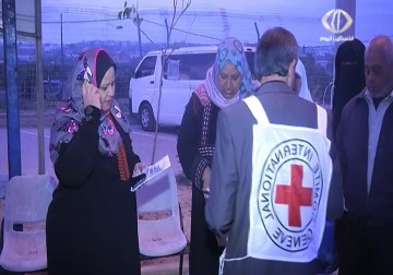 فلسطين اليوم تفتح ملف انتهاكات الاحتلال بحق اهالي أسرى قطاع غزة اثناء الزيارة - 5 - 5 - 2015 - اكرم دلول