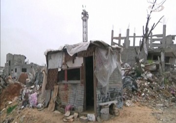 17 ألف فلسطيني يقيمون خارج منازلهم في ظل ظروف جوية صعبة- 7 – 1 – 2015 – حسين مكي 