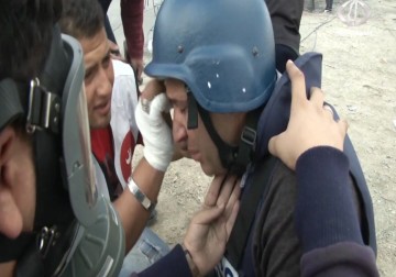 غاز الفلفل الحار الذي تطلقه قوات الاحتلال يتسبب بآلام حادة وعمى مؤقت – 01 – 11 – 2015 – رغدة عتمة