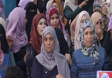 المحتجون يدعون إدارة الأونروا للتراجع عن تقليصاتها واستيعاب المزيد من الخريجين - يوسف أبو كويك - 24 - 8 - 2016