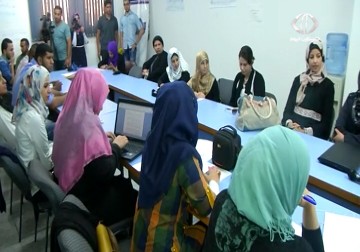 نشطاء من قطاع غزة يطلقون هاشتاغ على الفيسبوك للمطالبة بتسهيل الحركة بين الضفة والقطاع - 7 - 6 - 2015 - علي سليمان