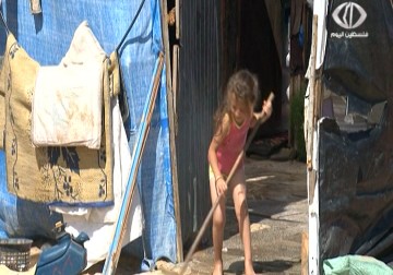 اصحاب العشوائيات في مدينة خانيونس يشتكون إنتشار الامراض والحشرات – 24 – 7 – 2015 – مثنى النجار