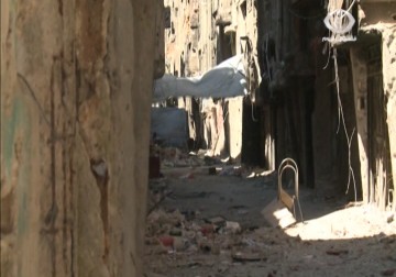 اشتباكات عنيفة على عدة محاور من مخيم اليرموك لليوم السادس على التوالي – 6 – 4 – 2015 – محمود فارس