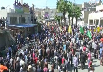 الآلاف من أهالي الخليل يشيعون جثامين إثنين من الشهداء - 1 - 11 - 2015 - محمد المدهون