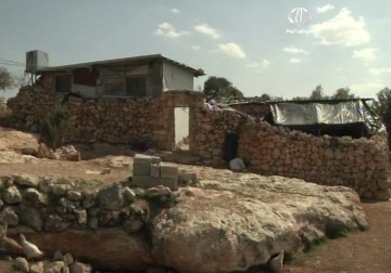 أخر عائلة من خربة المراجم ترفض النزوح لحماية أرضها من أطماع الاستيطان – 23 – 2 – 2014 - مراد أبوعمر