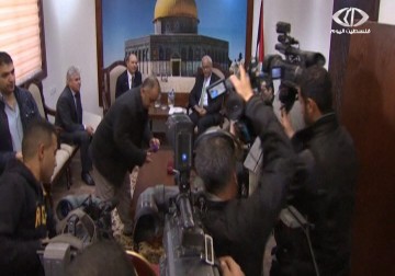 منظمة التحرير والسلطة يمثلان أمام القضاء على خلفية العمليات خلال انتفاضة الأقصى – 12 – 1 – 2015 – أماني الحسين