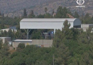 مستوطنون يقيمون بؤرة استيطانية وجيش الاحتلال يزودهم بالكهرباء والماء – 3 – 8 – 2015 – نور الزمان شوقي