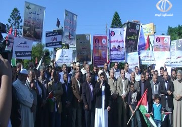 وقفة غضب تأكيدا على استمرار الانتفاضة عند نصب الجندي المجهول وسط غزة – 20 – 11 – 2015 – أكرم دلول