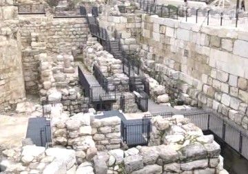 سلطات الاحتلال تحول معالم إسلامية وتاريخية الى حمامات للمستوطنين والسياح – 9 – 2 – 2015 – فاتن الصالح