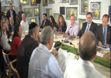 نتنياهو يحذر وزراء الكابينيت من حركة المقاطعة ويعتبرها تهديدا وجوديا للكيان - 1 - 6 - 2015 - محمد المدهون