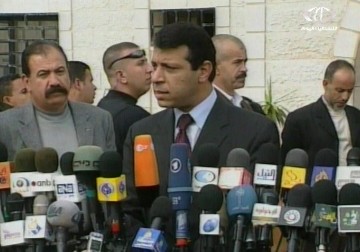 دحلان يدعو إلى تشكيل جبهة موحدة 