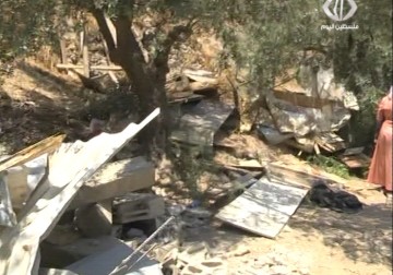 جرافات الاحتلال تهدم بناية لعائلتي طوطح والتوتنجي في حي وادي الجوز بالقدس – 19 – 8 – 2015 – فاتن الصالح