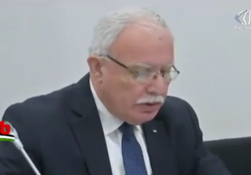 تقرير| رياض المالكي يسلم محكمة العدل الدولية بلاهاي إحالة بشأن جرائم الاحتلال 