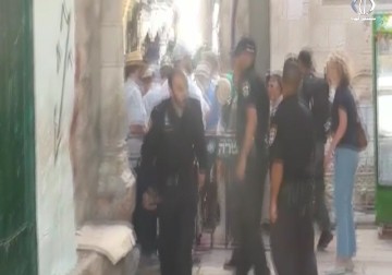 عشرات المستوطنين برفقة حاخامات يقتحمون المسجد الأقصى المبارك - زينب سباعي - 12 - 7 - 2016