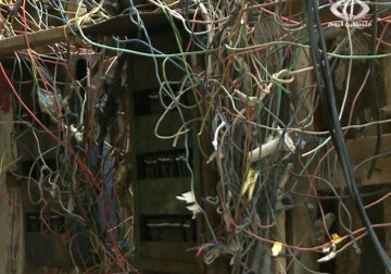 مشروع تنظيم الأسلاك الكهربائية العشوائية في مخيم برج البراجنة في لبنان – 18 – 2 – 2015 – فاتن الصالح