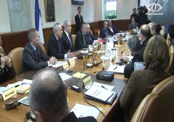 المواجهة السياسية تأجلت مع تأجيل التصويت على القانون الى الأسبوع – 25 – 11 – 2014 – ليال خروبي