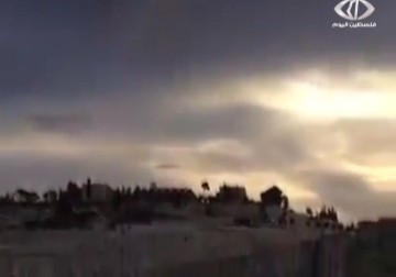 10 طائرات شراعية تحلق فوق المسجد الأقصى المبارك   - 7 - 2  - 2015 - زياد أبو غزالة