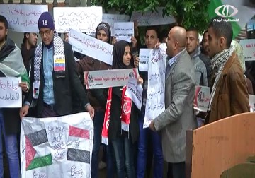 استمرار عودة العالقين عبر معبر رفح والطلبة المعطلة دراستهم يعتصمون  - 27 - 11 - 2014 - فاتن الصالح