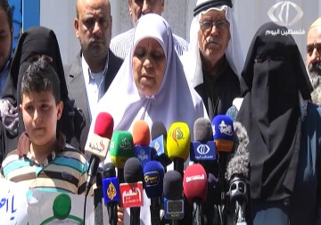 اصحاب البيوت المدمرة بغزة ينظمون اعتصاماً امام مقر المندوب السامي - لبيبة شريفة - 20 - 4 - 2016