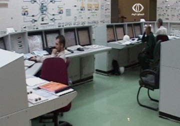 ترحيب إيراني رسمي وشعبي بنتائج جولة المباحثات النووية في فيينا – 20 – 2 – 2014 – عمر هواش