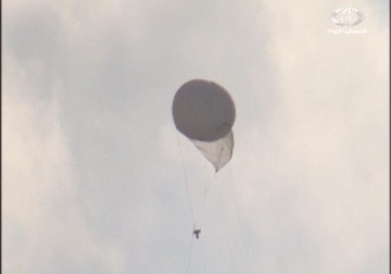 الاحتلال ينشر 8 مناطيد مراقبة وألف آلة تصوير في سماء القدس وشوارعها - 30 - 11 - 2014 - سعدي أبو شعيرة