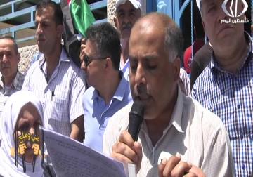 تقرير| تسليم مذكرة لممثلي الأونوروا تطالب بتحمل المسؤوليات تجاه المضربين  - جهاد بركات