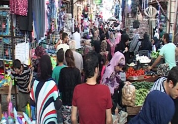 الفلسطينيون في مخيم عين الحلوة يتحضرون لإستقبال عيد الفطر المبارك - 14 - 7 - 2015 - مريم الحاج موسى