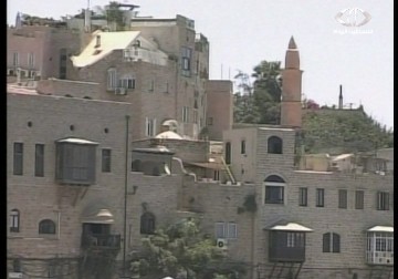 بعد 50 عاما...الفلسطينيون ينجحون في تجديد عقود الإيجار بالبلدة القديمة – 3 – 1 – 2015 – فاتن الصالح