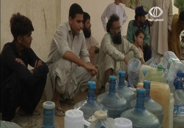 أزمة مياه شرب في مدينة كراتشي الباكستانية تفاقمت مع موجة الحر الشديدة في البلاد - 1 - 7 - 2015 - علي سليمان